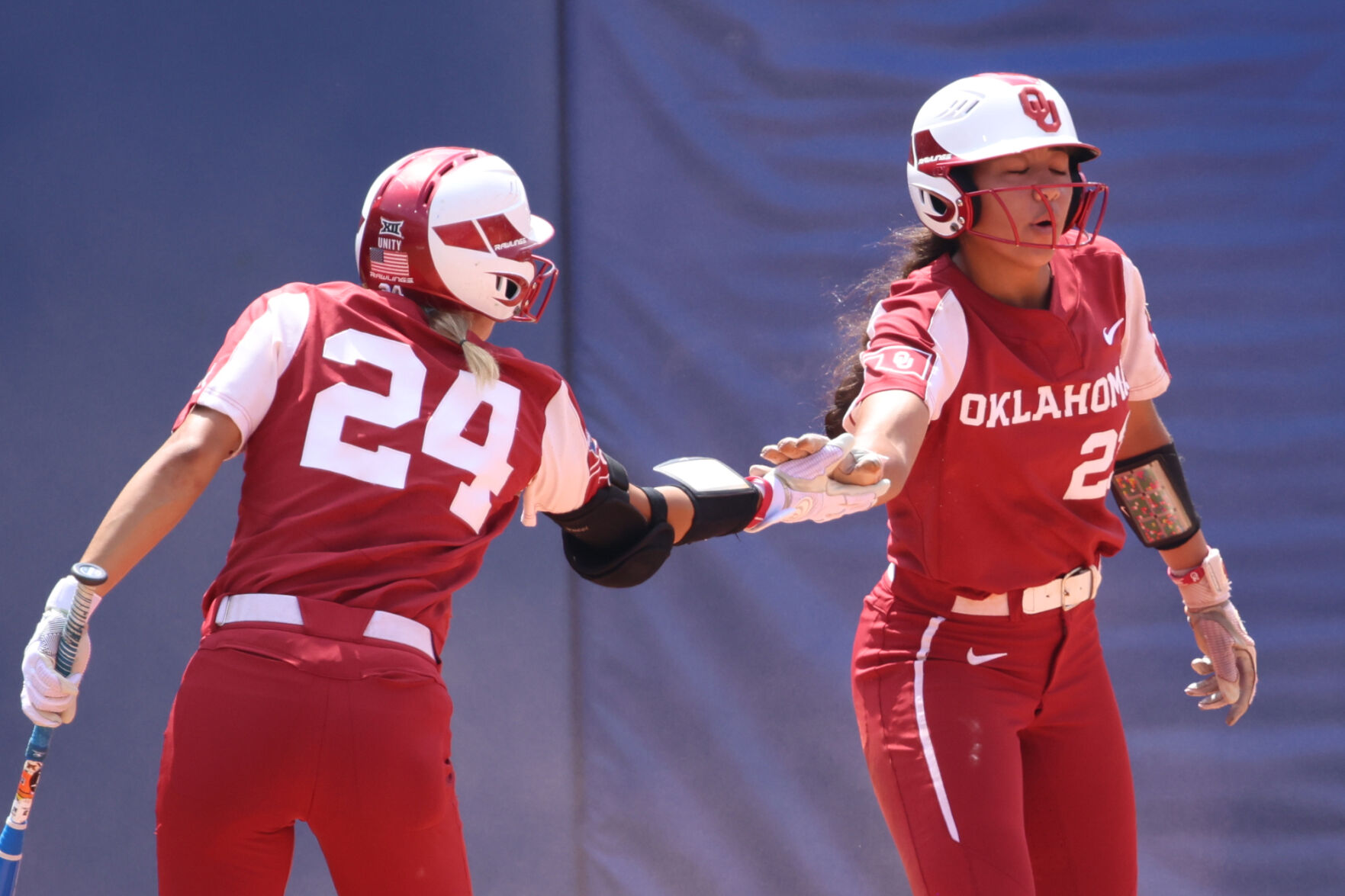 Jayda Coleman and Tiare Jennings